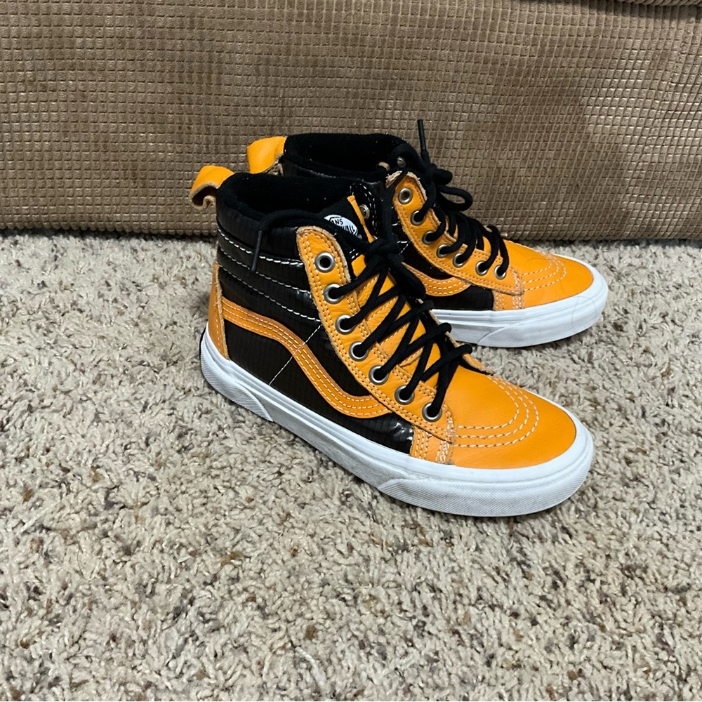 VENS MTE SNEACKER BOYS SIZE 2 BLACK / YELLOW - Picture 2 of 8
